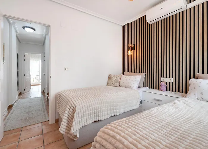 First Line Detached House, Cabo Roig