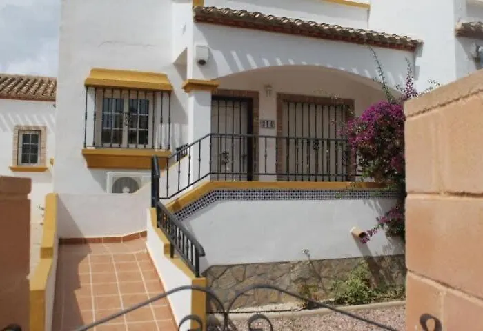 3 Bed Townhouse Overlooking Com Pool Ld314